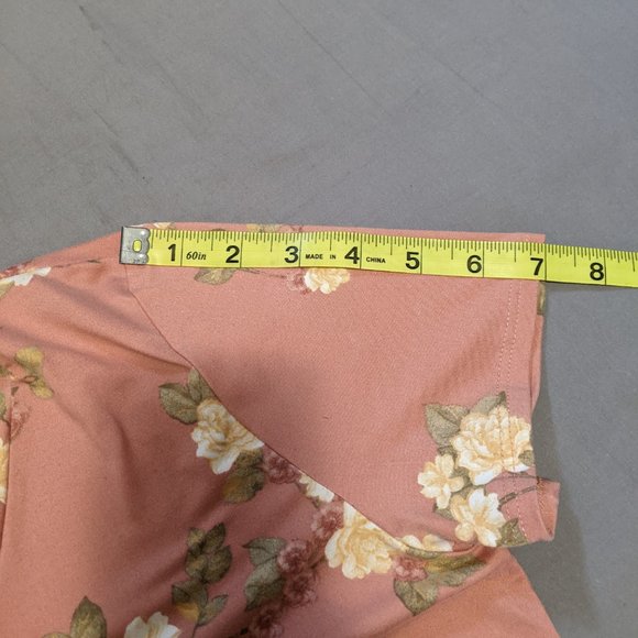 Reb & J. 220 Dusty Pink V-Neck Floral Blouse Size Medium Soft Short Sleeve - Picture 5 of 7